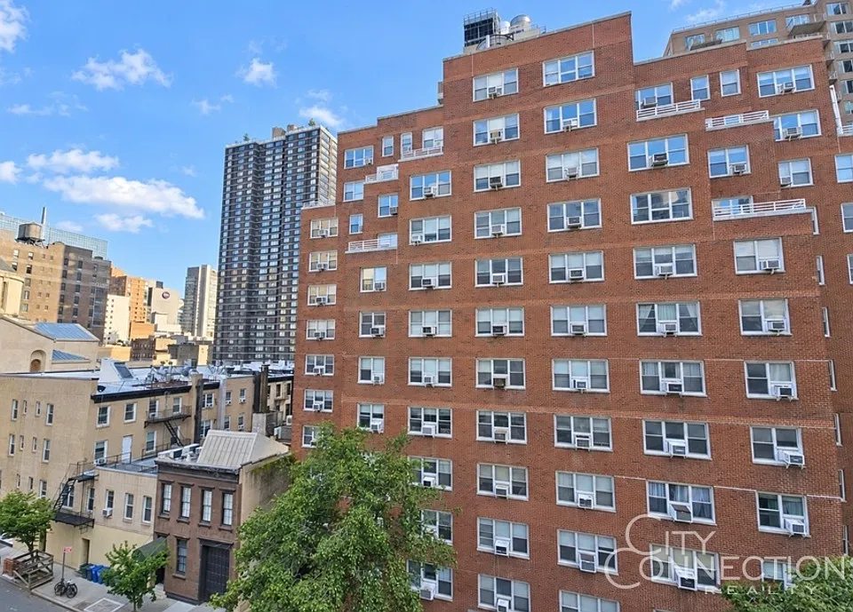 245 E 35th St #7D