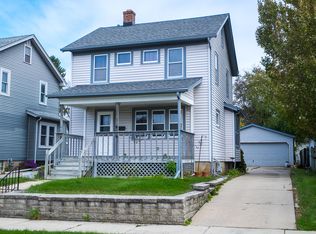 2121 W Lawn Ave, Racine, WI 53405