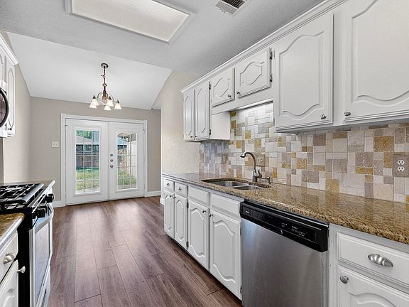 5th image of 1725 Belltower Pl
