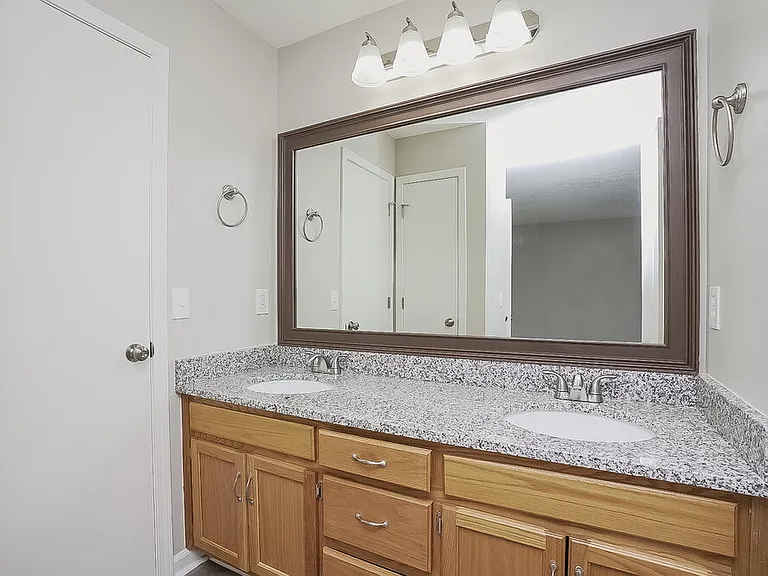 6112 Hampton Hall Way — Photo 15