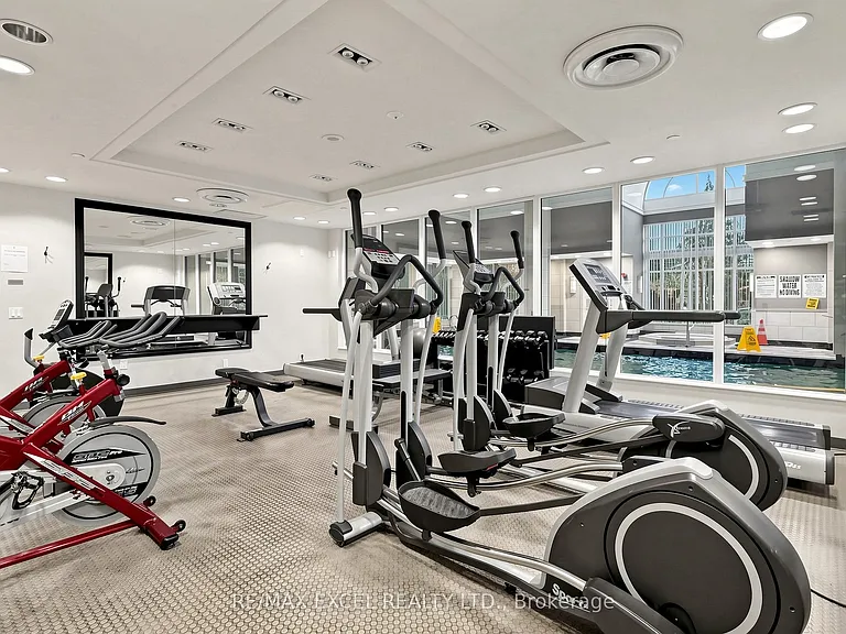350 Red Maple Rd #508 — Photo 37