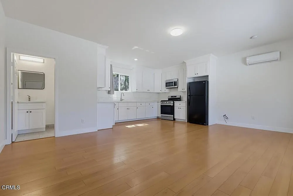 1 bed, 1.5 bath, 800 sqft, $2,800 — Photo 1