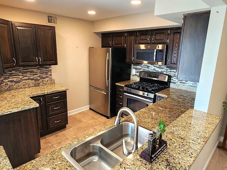 12225 Fairfield House Dr #112C — Photo 7