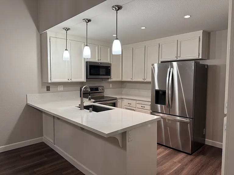 126 Southwind Dr — Photo 4