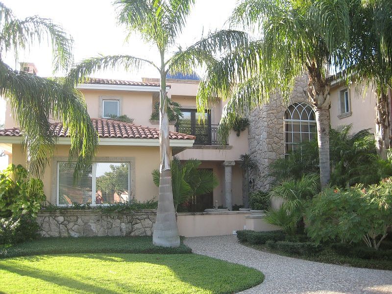 1st image of 1617 Palm Valley Dr E