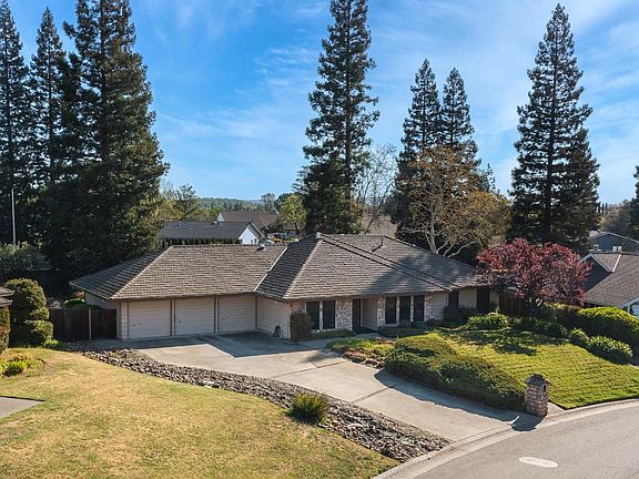 3rd image of 132 Gold Creek Cir