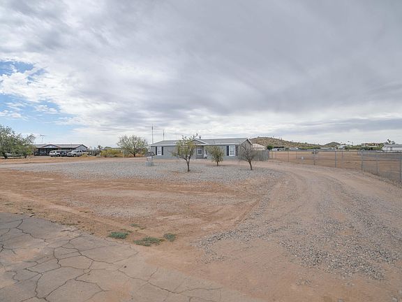 3rd image of 10947 W Prairie Ln