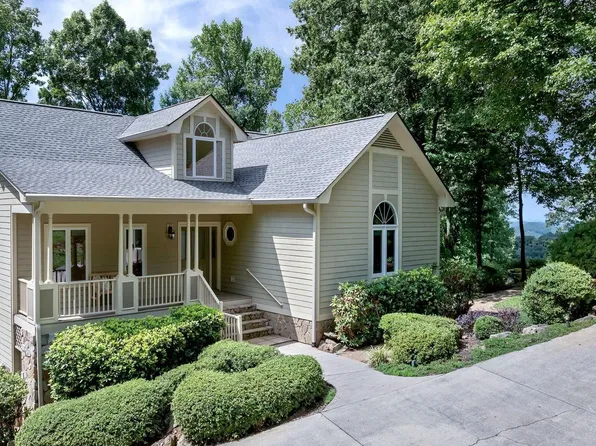 15 Grosbeak Way, Landrum, SC 29356