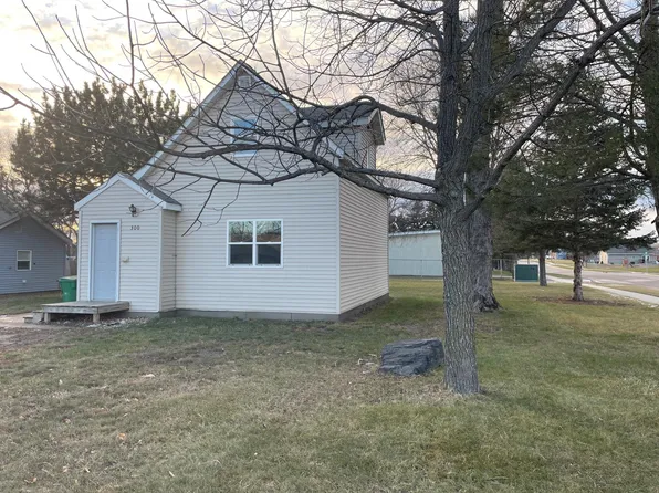 300 Legion Field Rd, Marshall, MN 56258