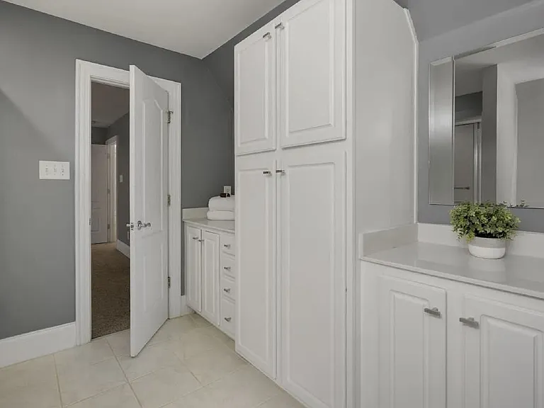 5909 Greenevers Dr — Photo 22