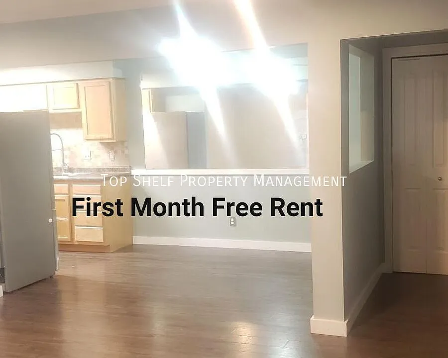 9513 University Ave #8