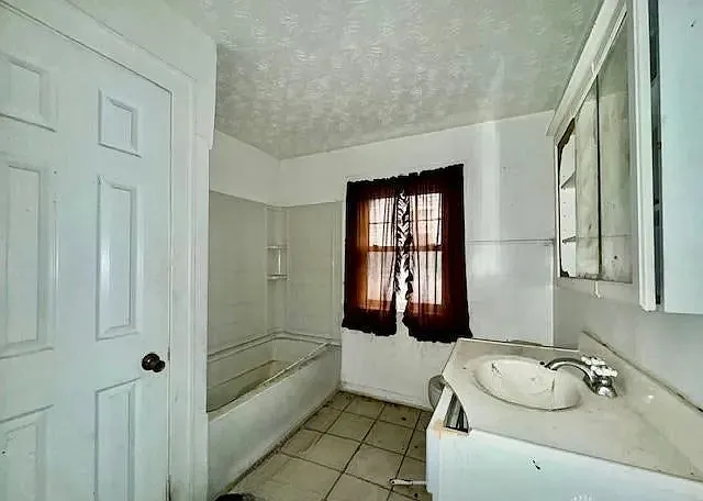 136 Pointview Ave — Photo 11