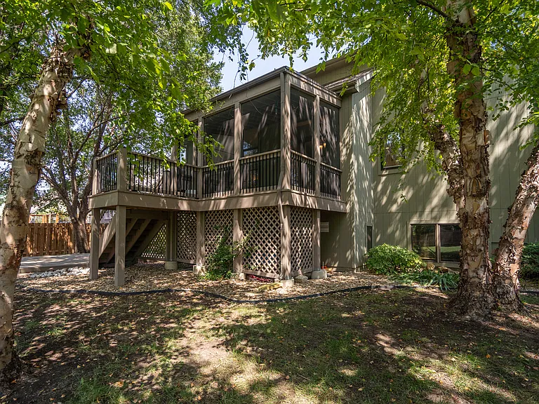 1101 Stonecreek Dr — Photo 40