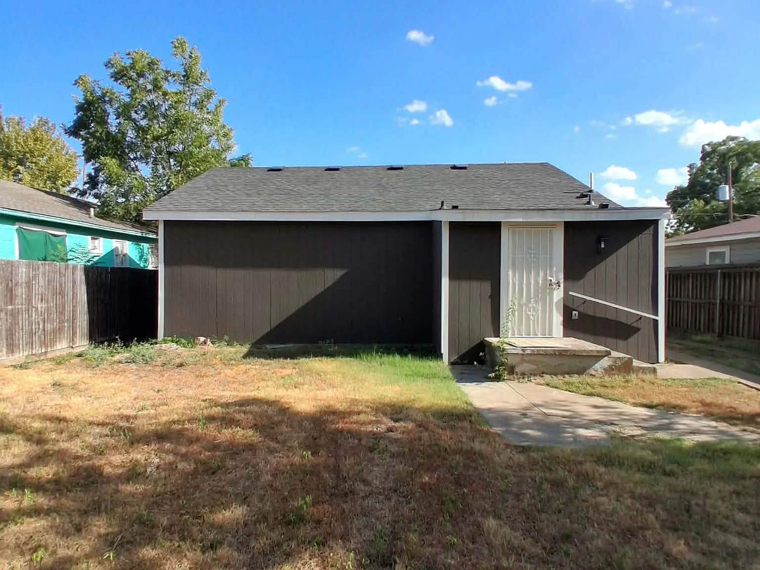 3 bed, 1.5 bath, 1176 sqft, $1,850 — Photo 2