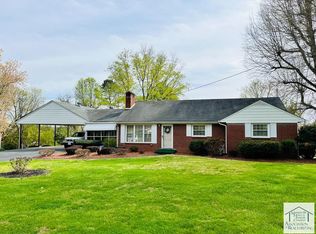 115 Stuart Ridge Rd, Martinsville, VA 24112