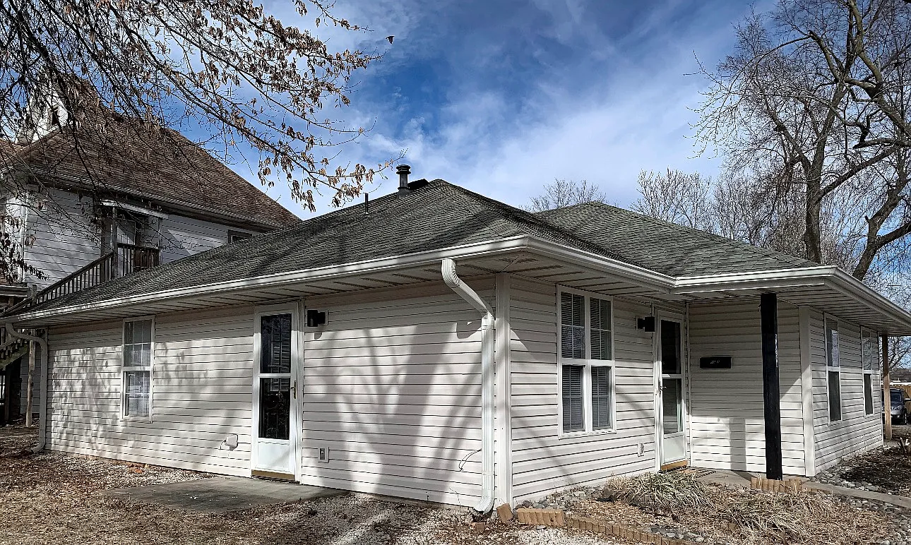 2 bed, 860 sqft, $1,100 — Photo 1