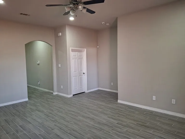 6805 Terbet Ct — Photo 2
