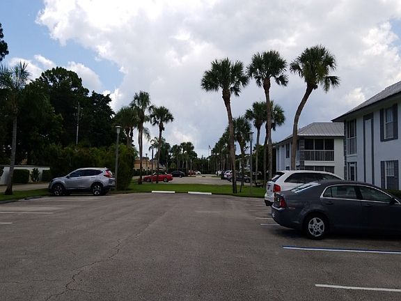 5th image of 803 SE Central Pkwy APT 7