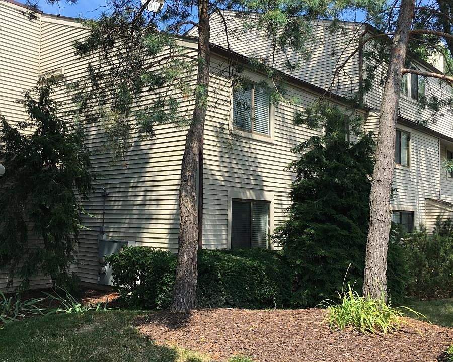 1st image of 1420 Cedarwood Dr APT A