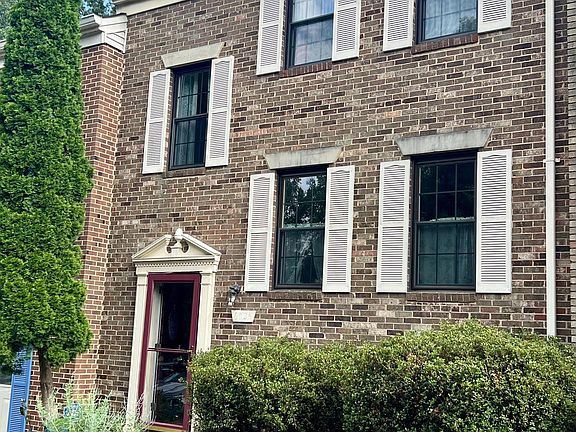 2nd image of 6025 Clerkenwell Ct