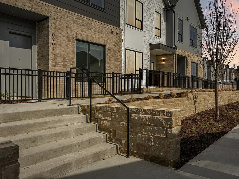Crestview Townhomes — Photo 18