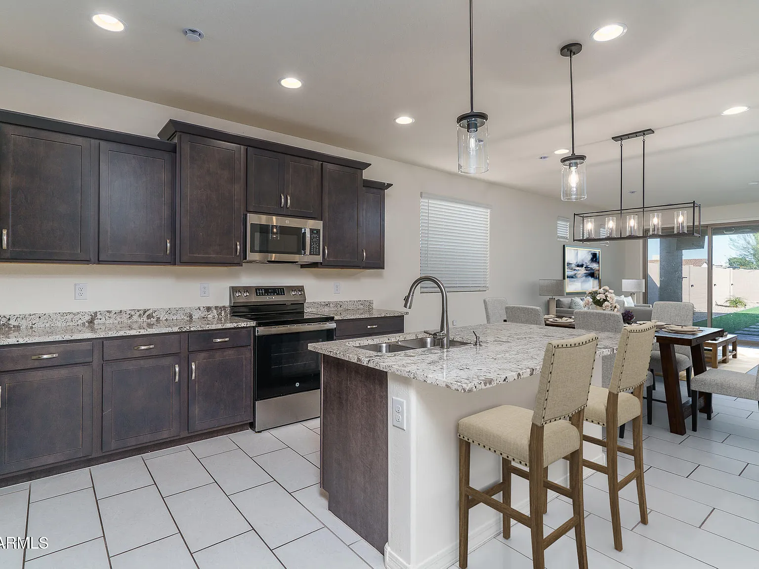 3 bed, 2.5 bath, 1812 sqft, $3,000 — Photo 3