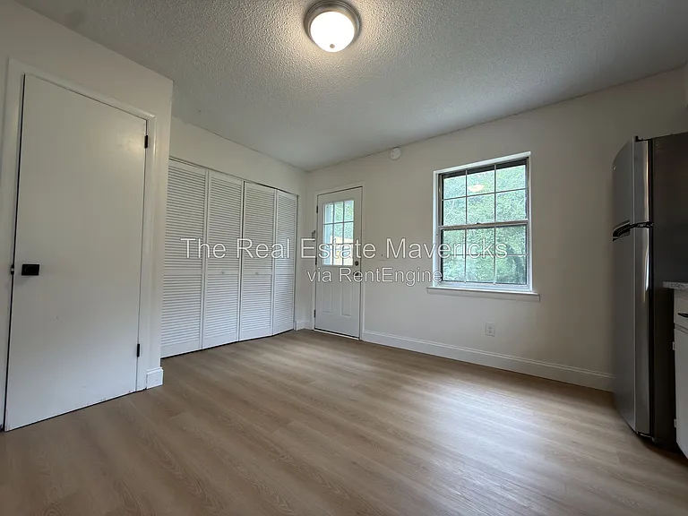 2318 Green Forest Dr #B — Photo 7