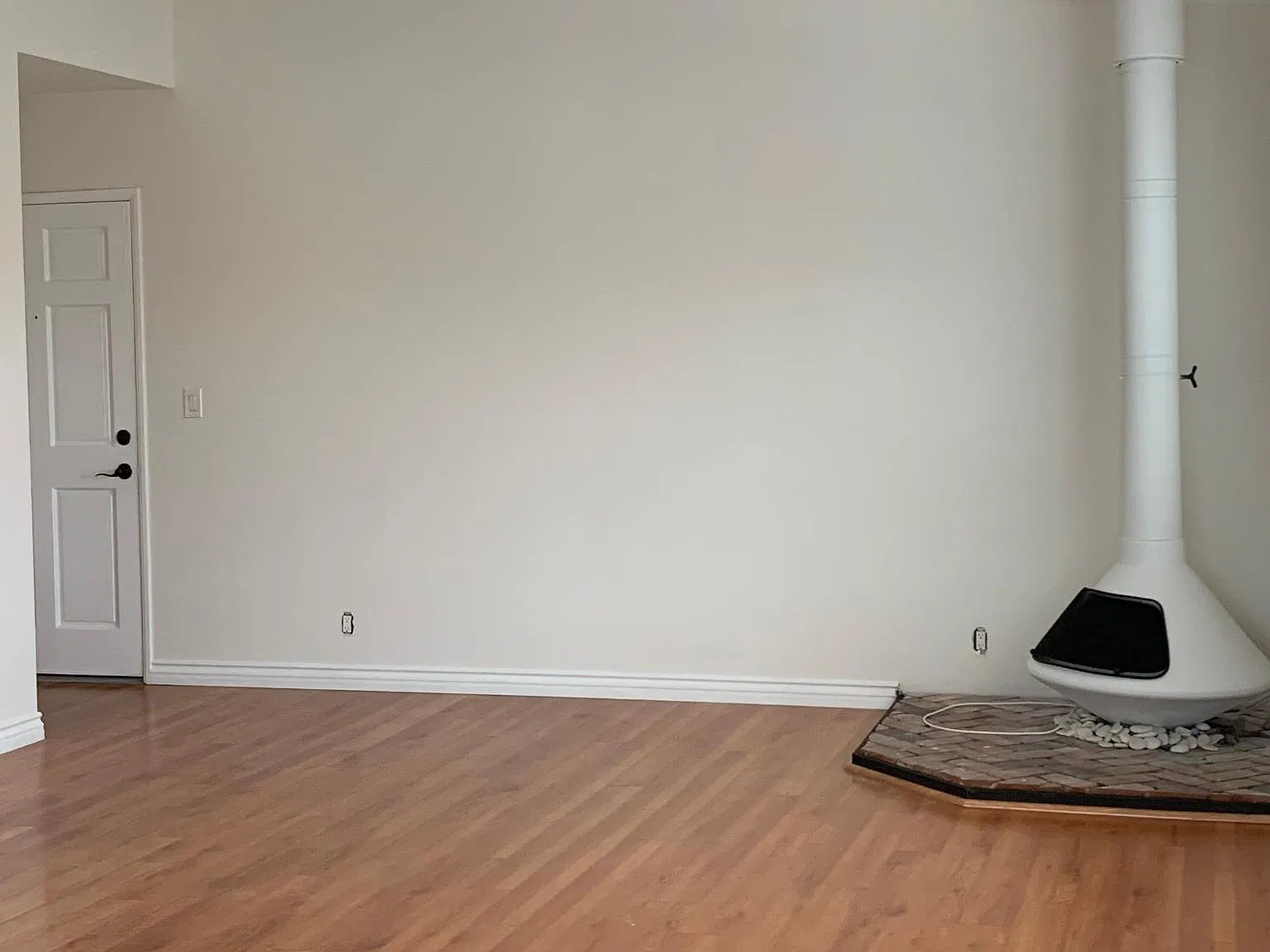 2 bed, 870 sqft, $3,950 — Photo 4