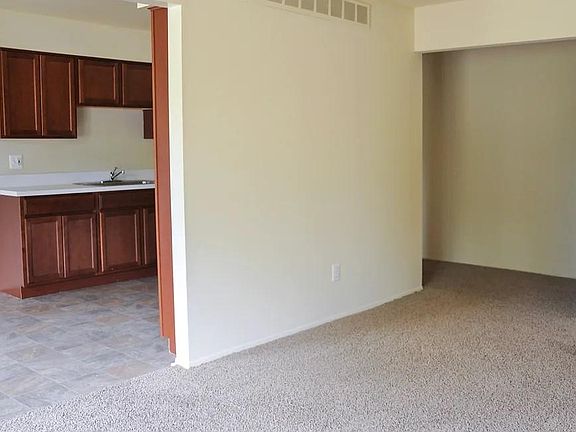 4th image of 28931 Little Mack Ave #102
