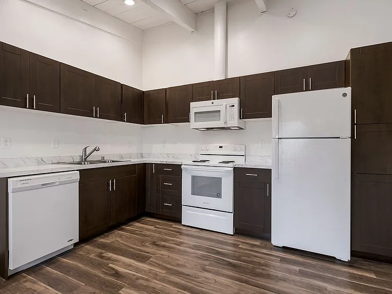 Sheridan Square Apartments — Photo 51
