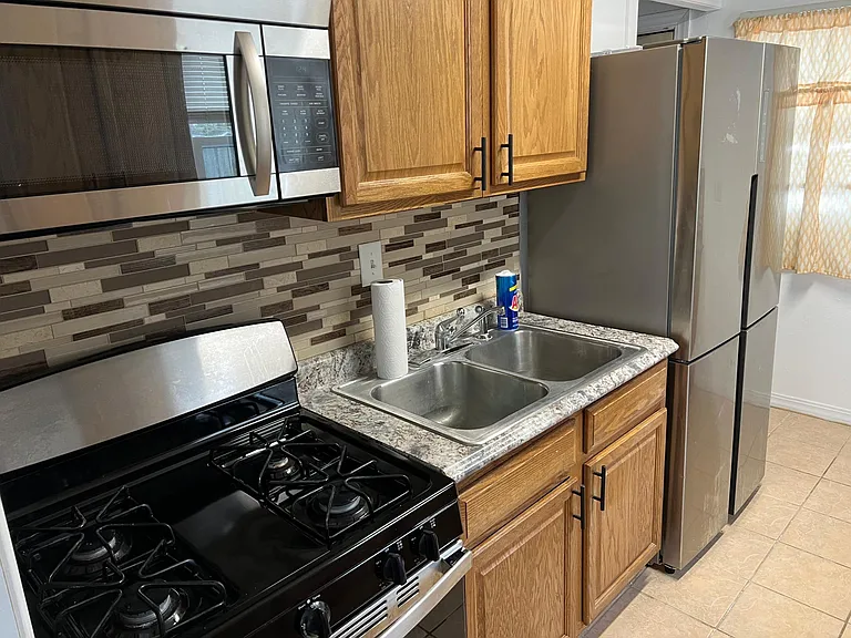 1315 N Wabash Ave — Photo 3