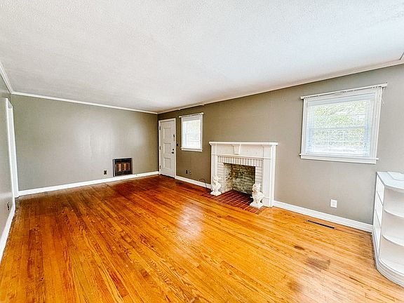 5th image of 528 E 12th St