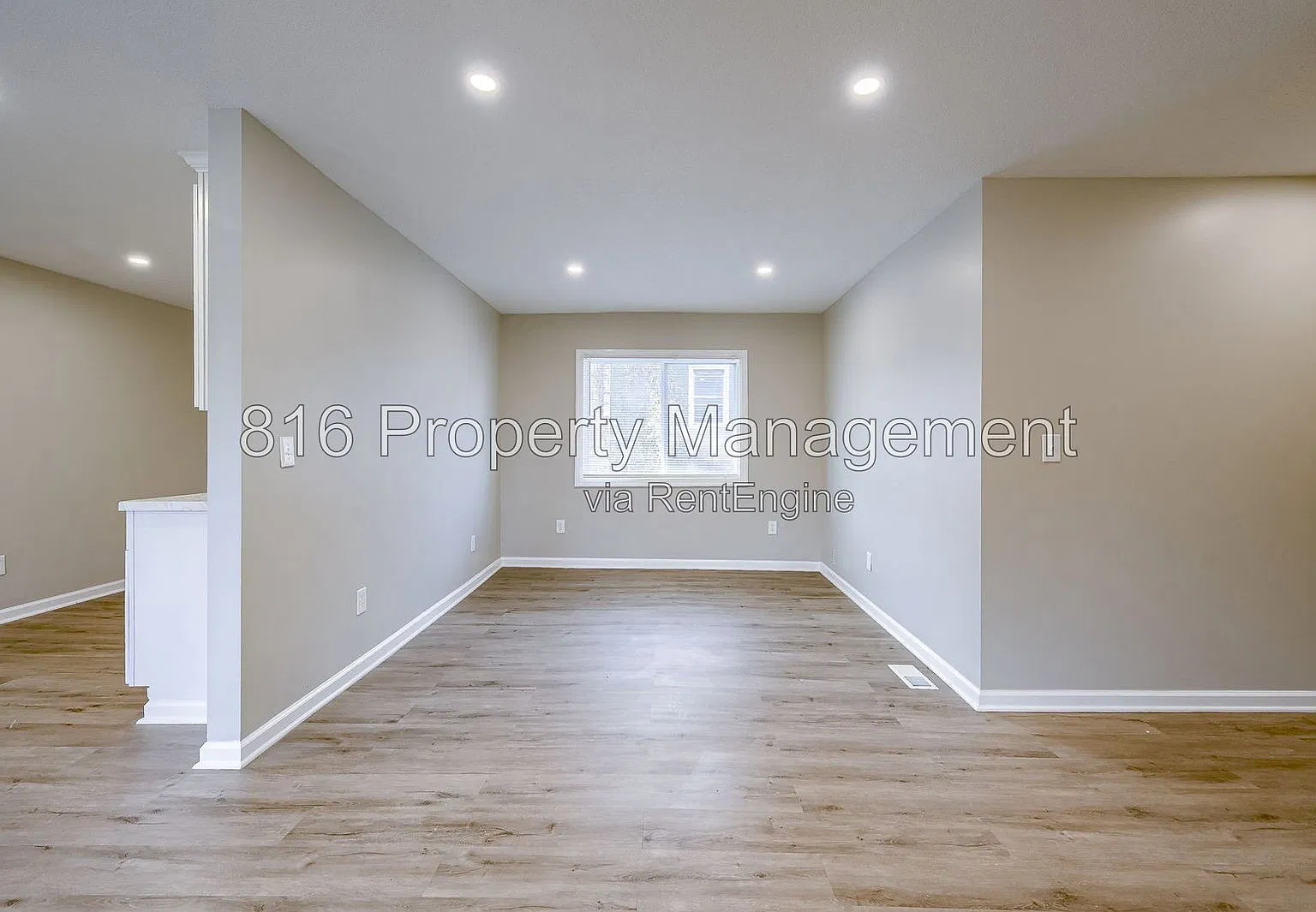 3 bed, 2.0 bath, 1000 sqft, $1,540 — Photo 2