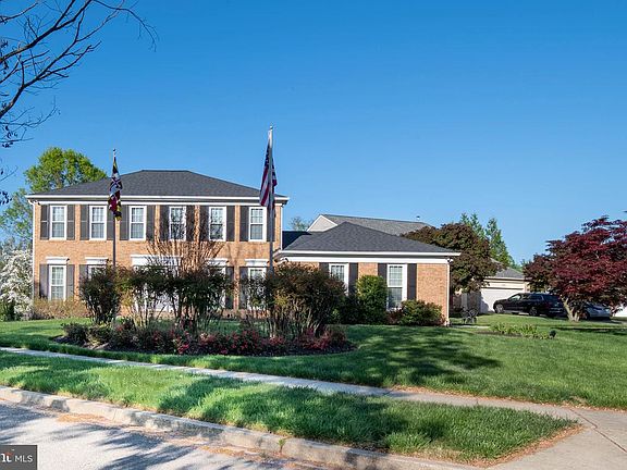 3rd image of 1700 Willow Oaks Ct