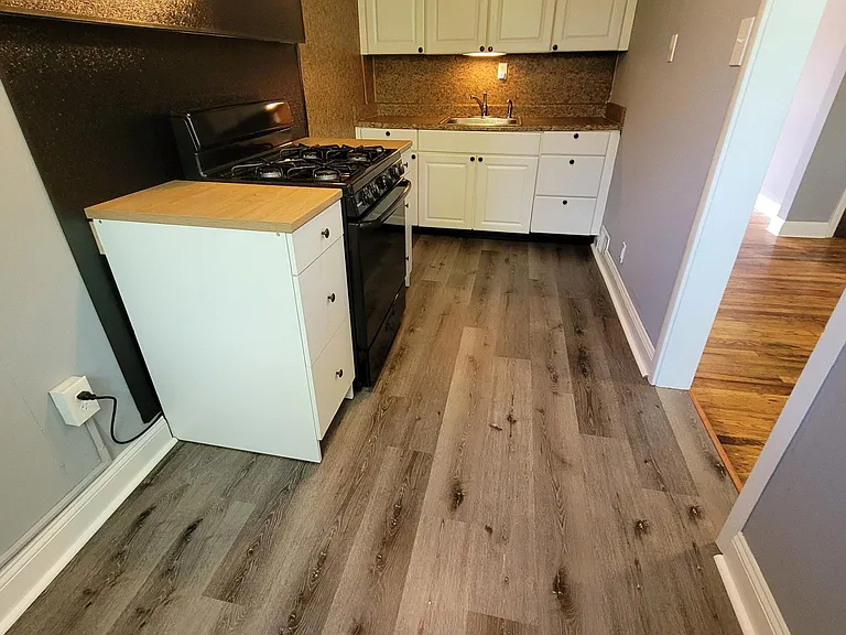 147 W 22nd St — Photo 17
