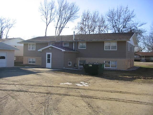 2nd image of 903 N Main St