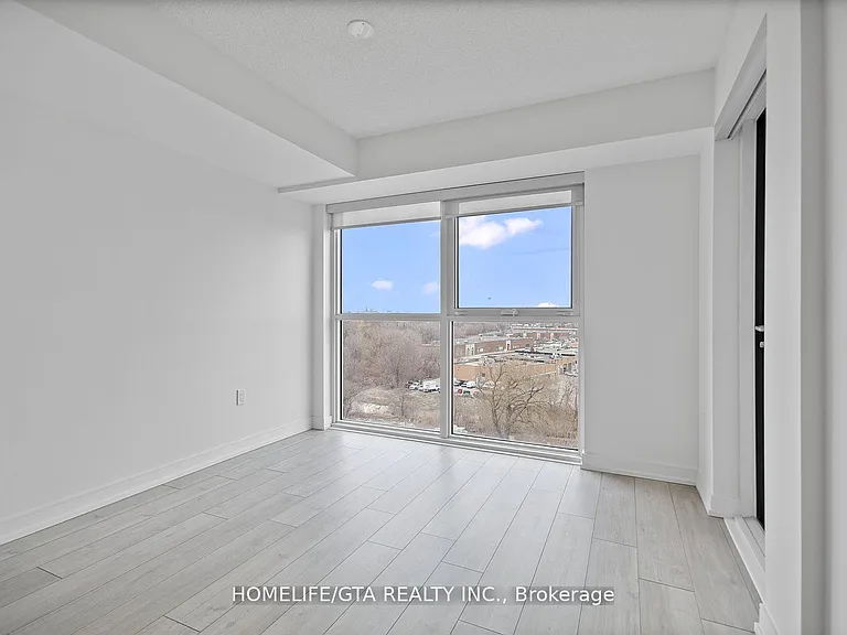 225 Village Green Sq #601 — Photo 8
