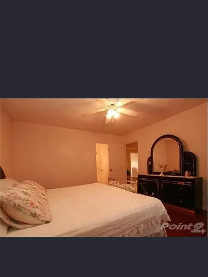 3 bed, 1127 sqft, $1,850 — Photo 2