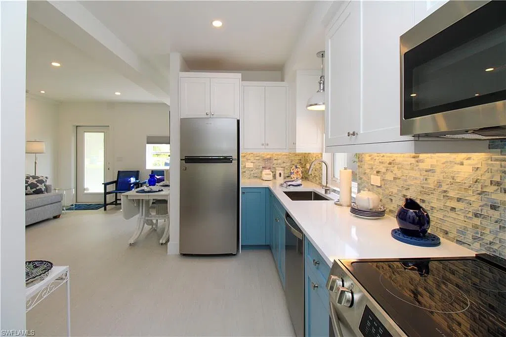 1 bed, 1.5 bath, 900 sqft, $6,500 — Photo 2