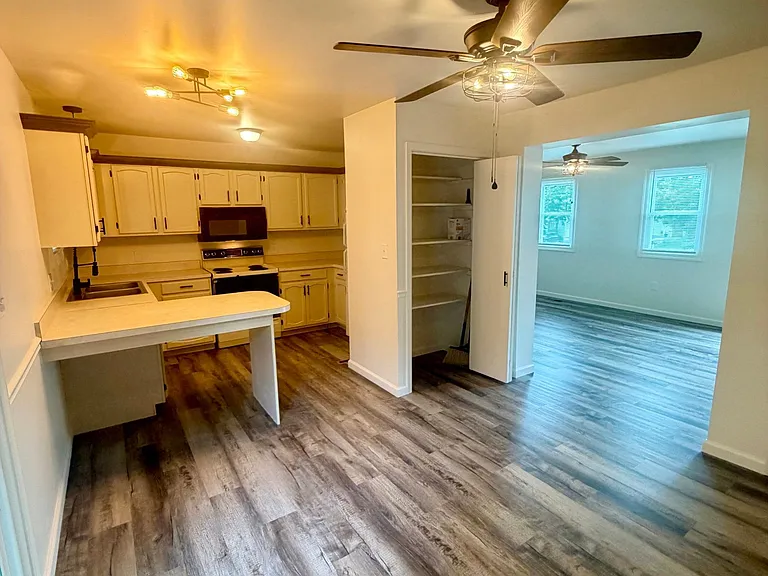 673 S Cedar St — Photo 8