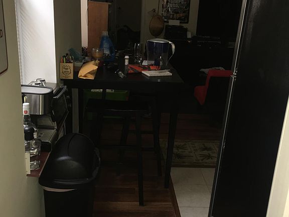 5th image of 601 N 11th St