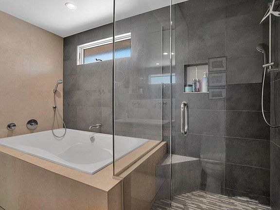 2nd image of 52855 Avenida Diaz