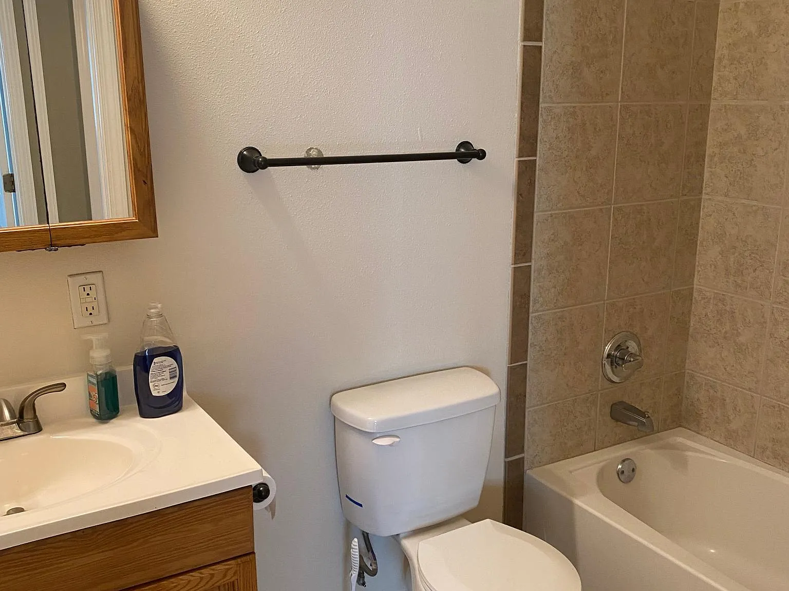 3 bed, 1300 sqft, $1,575 — Photo 1