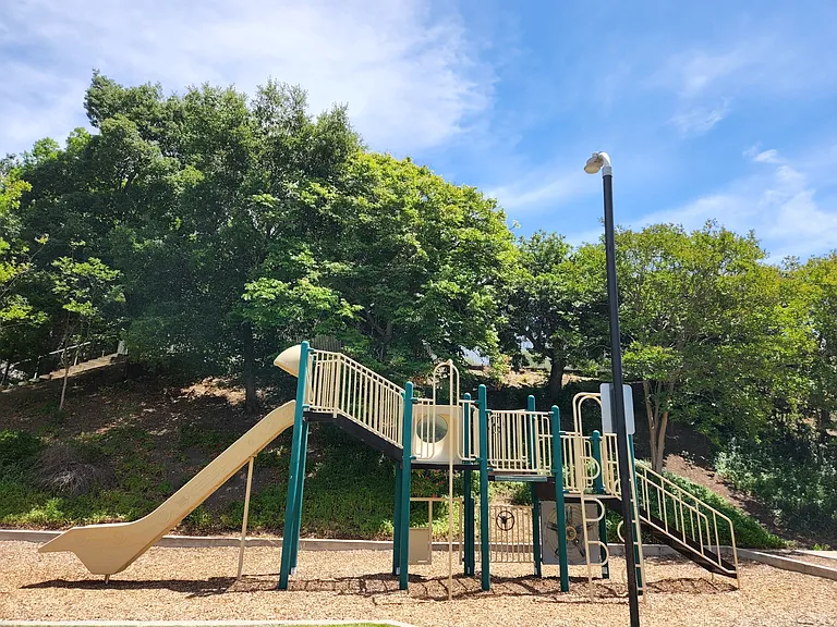 2749 Winding Ln — Photo 11