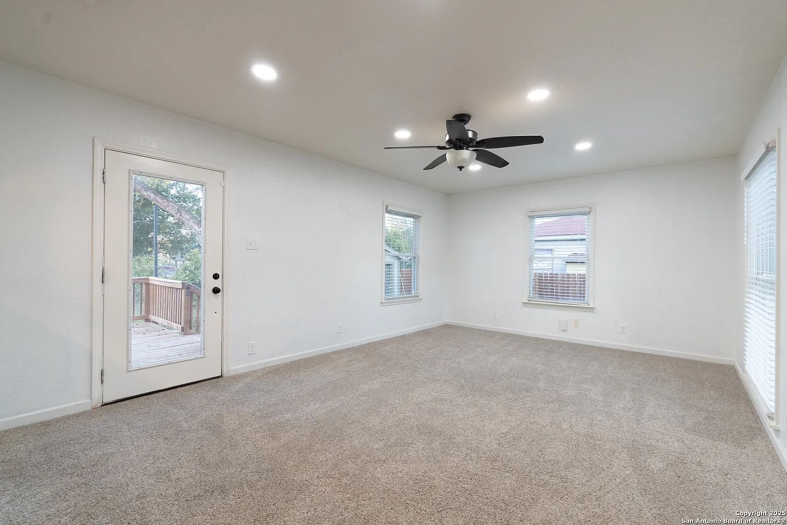 2519 W Huisache Ave — photo 3
