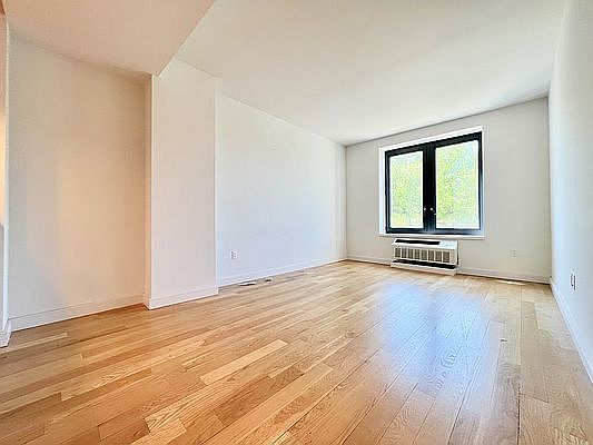 5th image of 409 Eastern Pkwy #309