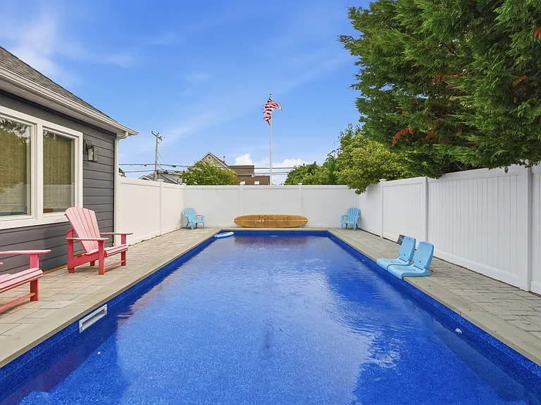 753 E Walnut St #1 — Photo 1