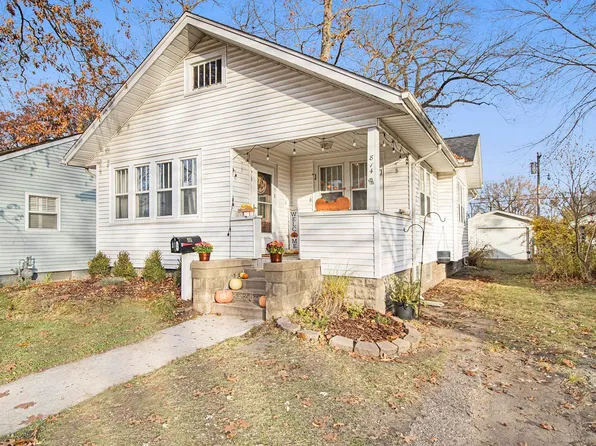 814 W Battell St, Mishawaka, IN 46545