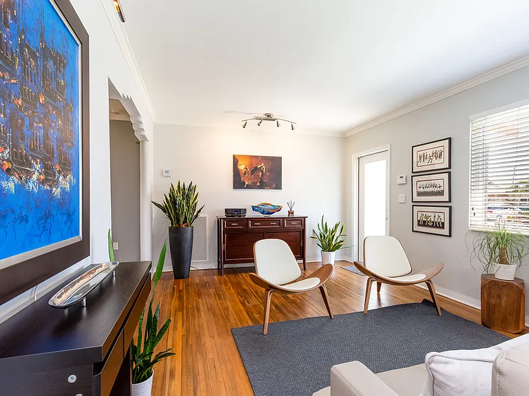 1810 SW 32nd Ct — Photo 5