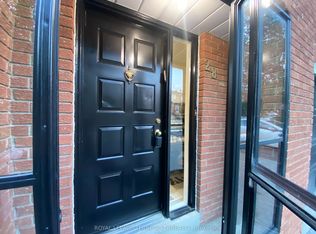 28 Festival Dr, Toronto, ON M2R3V1